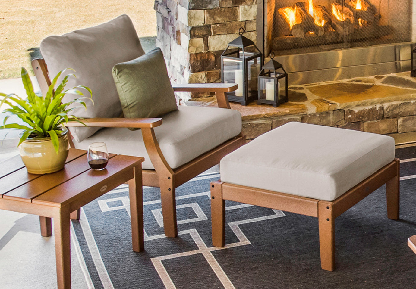 Chairs & Ottomans